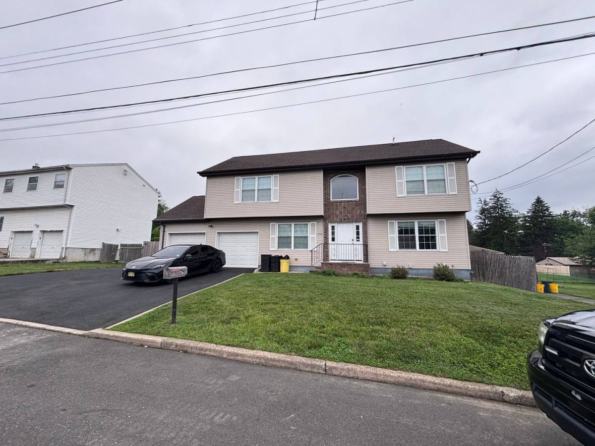 Apartment for rent at 254 Upland Ave, Trenton, NJ 08638
