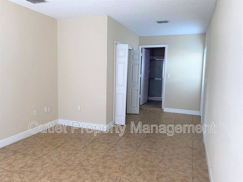 House for rent at 14122 Newcomb Ave, Orlando, FL 32826