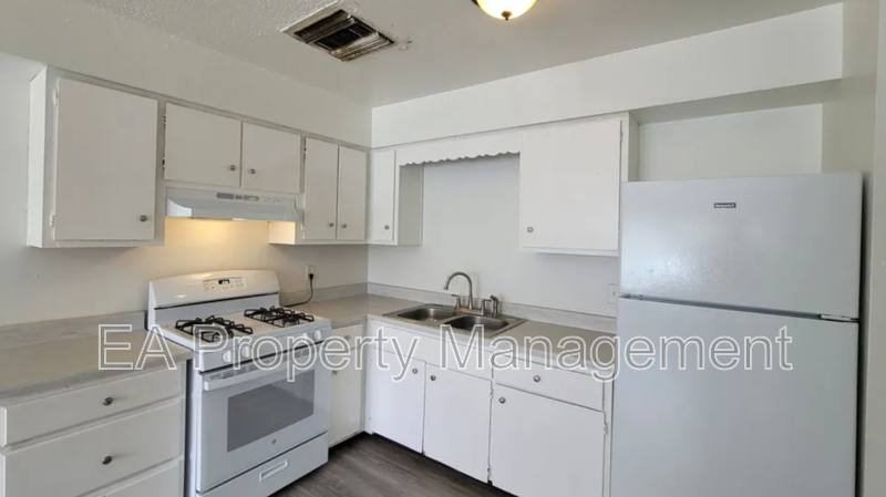 Apartment for rent at 332 Grove St SE #3, Albuquerque, NM 87108