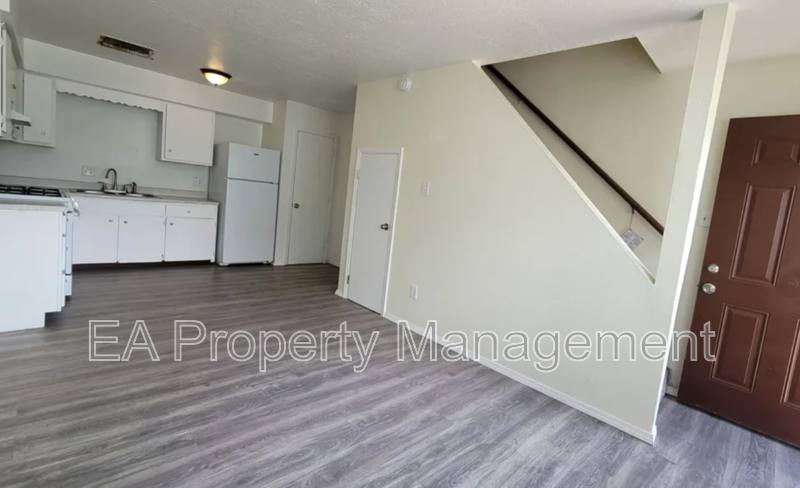 Apartment for rent at 332 Grove St SE #3, Albuquerque, NM 87108