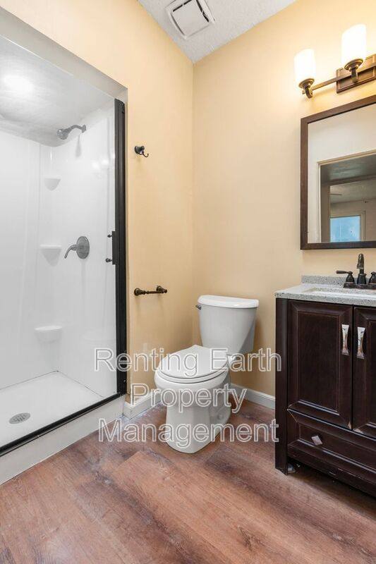 House for rent at 6452 Evergreen Blvd, Saint Louis, MO 63134
