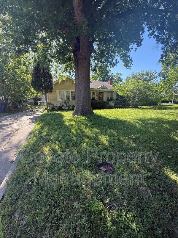 House for rent at 1524 S Jamestown Ave, Tulsa, OK 74112