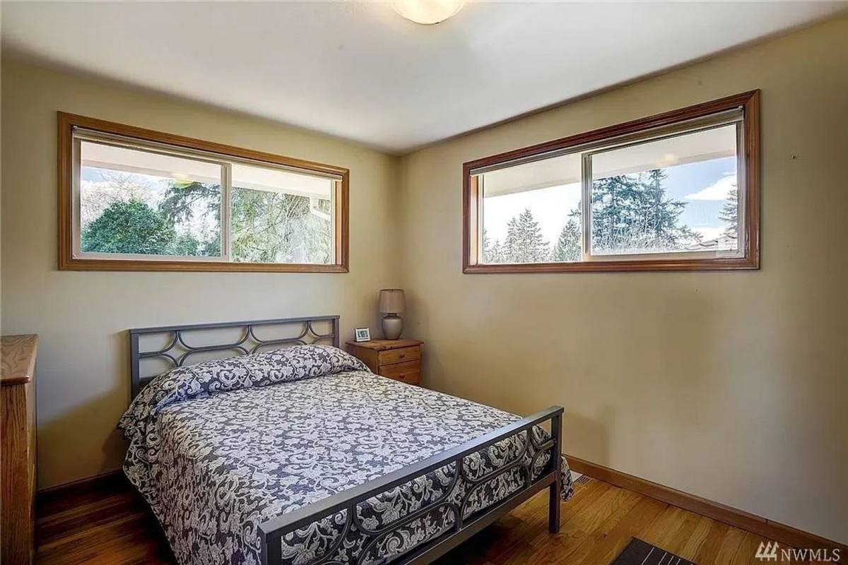 House for rent at 8630 Holly Lane, Edmonds, WA 98026