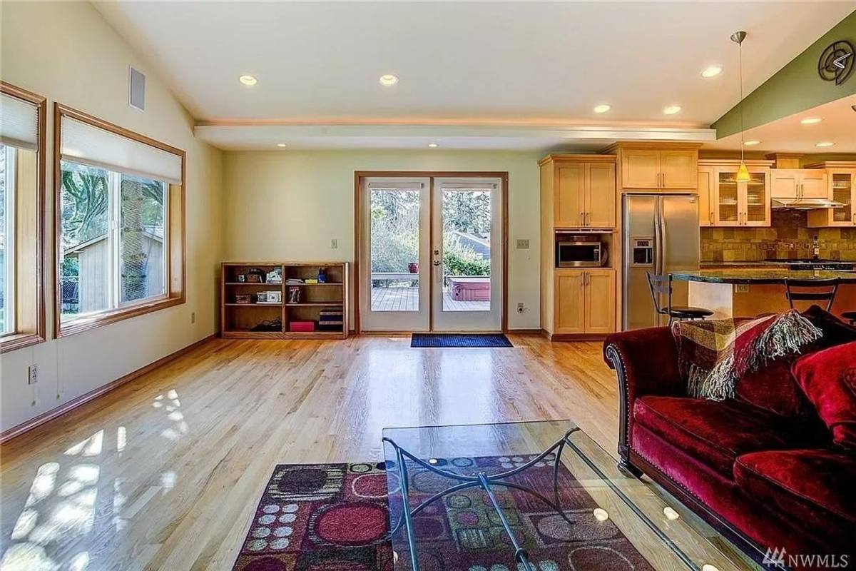 House for rent at 8630 Holly Lane, Edmonds, WA 98026