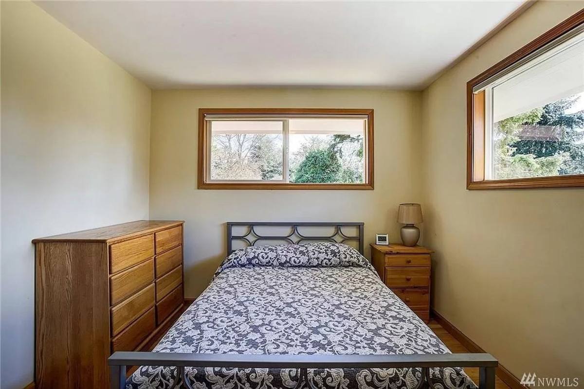 House for rent at 8630 Holly Lane, Edmonds, WA 98026