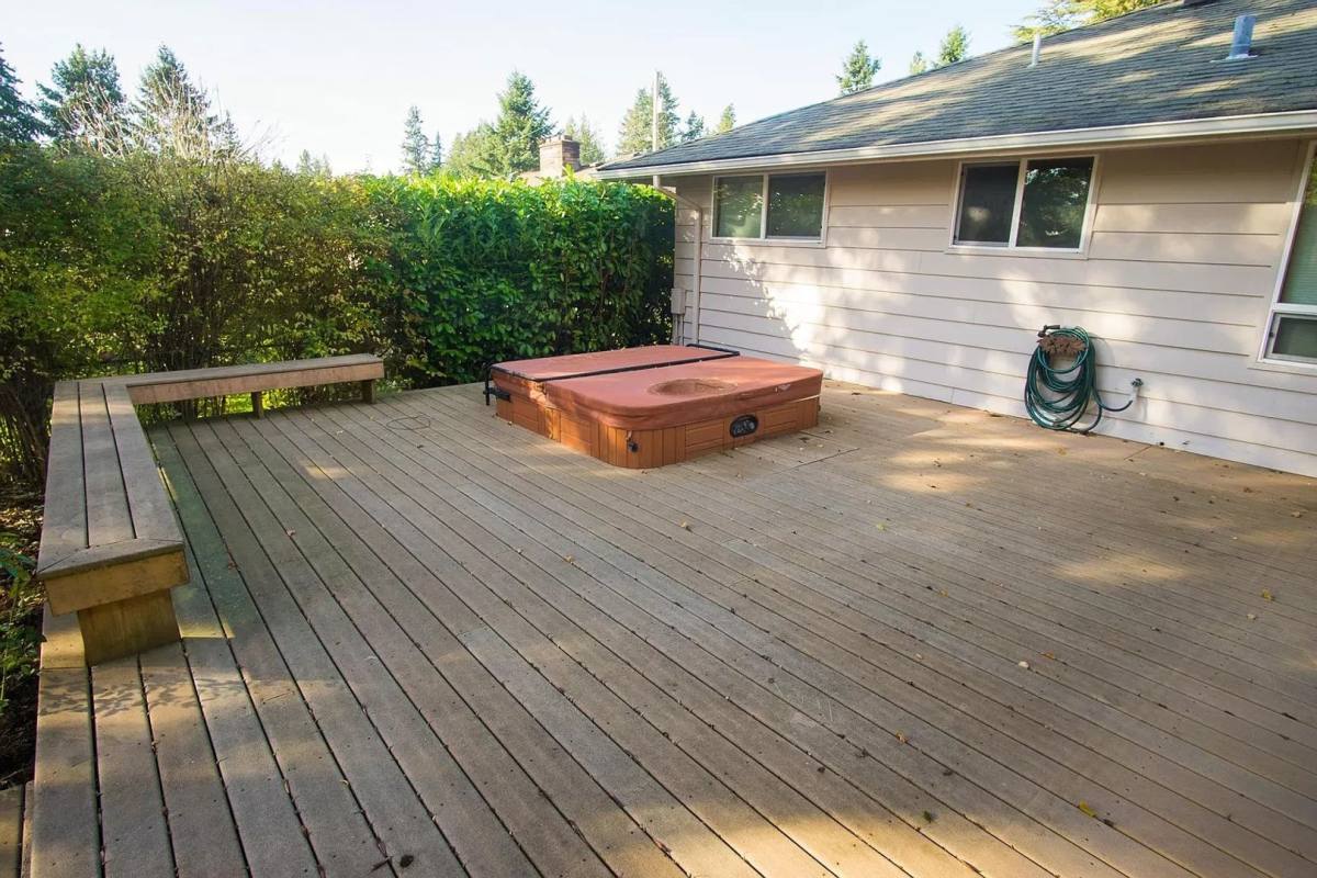 House for rent at 8630 Holly Lane, Edmonds, WA 98026