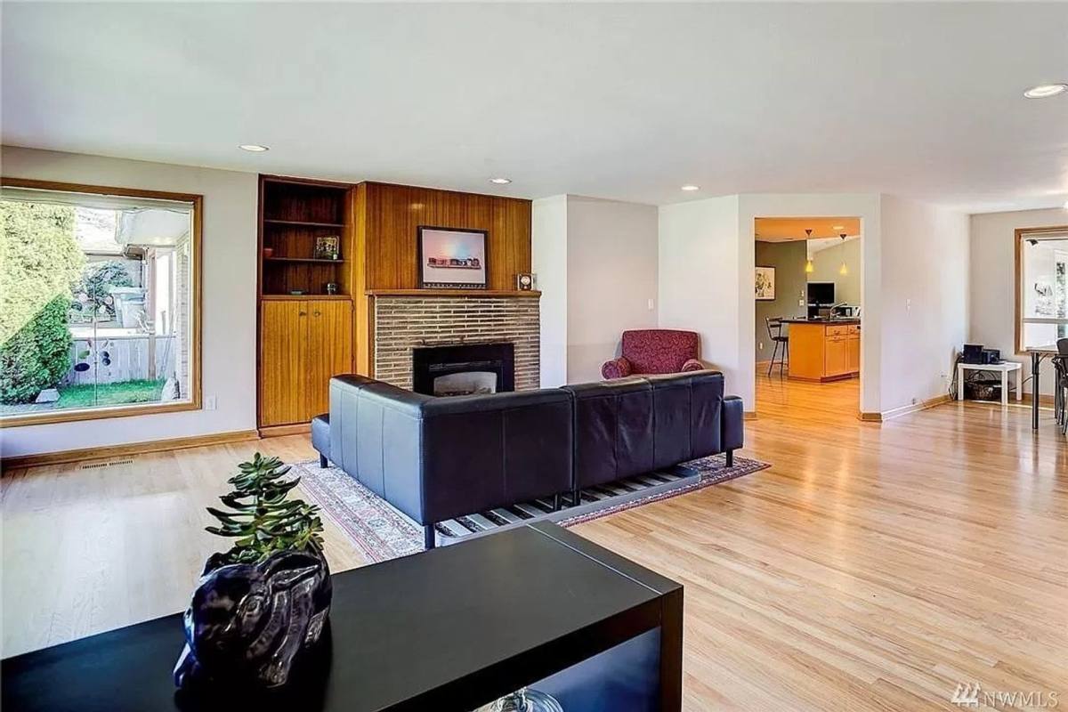 House for rent at 8630 Holly Lane, Edmonds, WA 98026