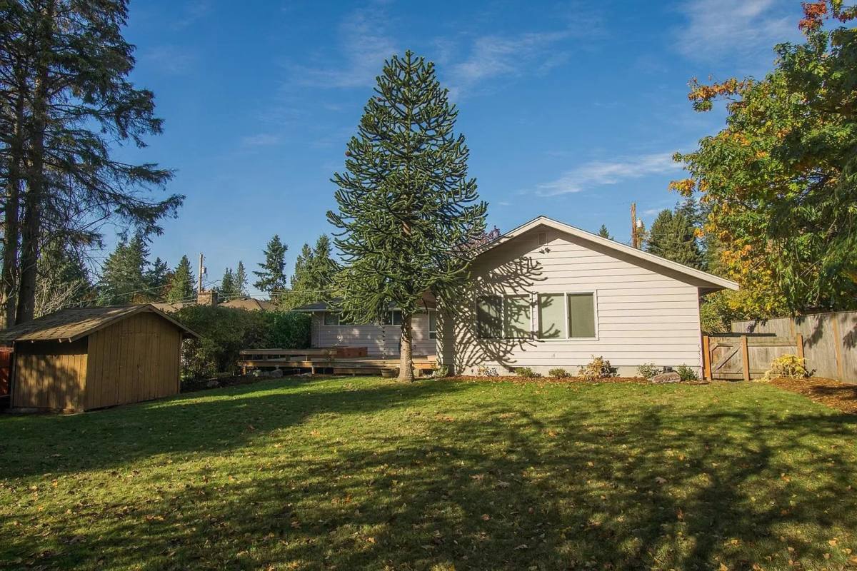 House for rent at 8630 Holly Lane, Edmonds, WA 98026