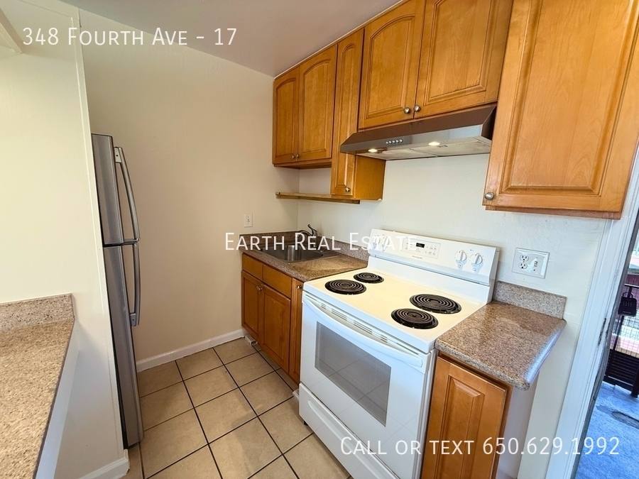 Apartment for rent at 348 Fourth Ave #17, Redwood City, CA 94063