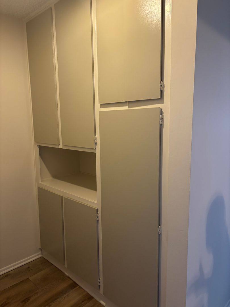 Apartment for rent at 116 Rose Ave, Venice, CA 90291