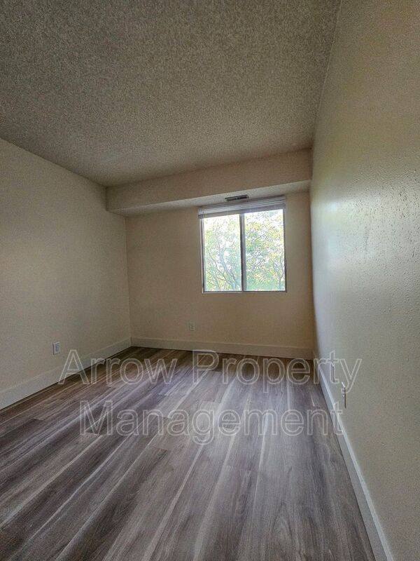 Apartment for rent at 1300 E H St #34, McCook, NE 69001