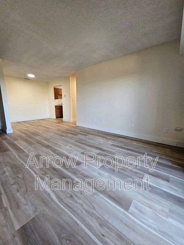 Apartment for rent at 1300 E H St #34, McCook, NE 69001