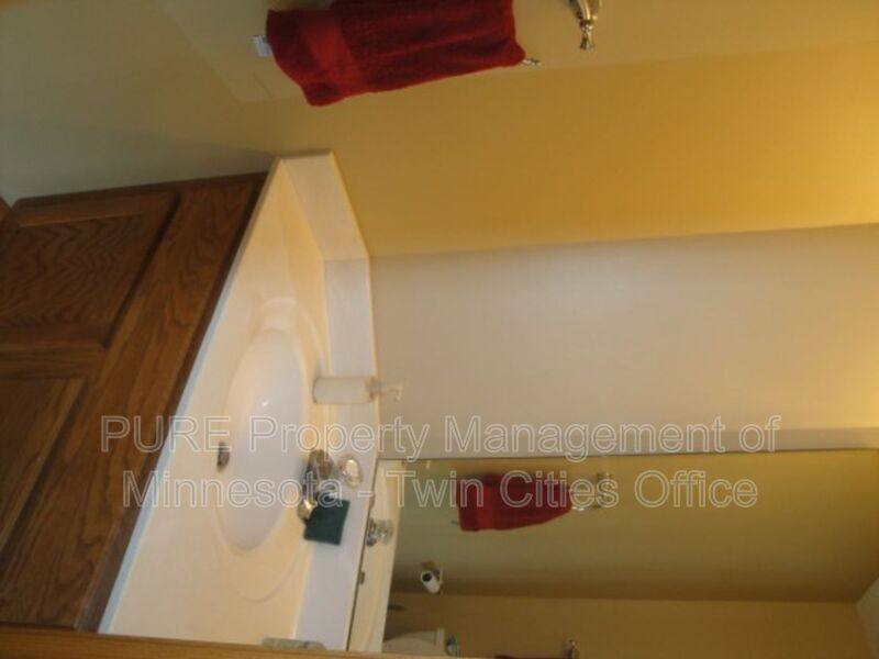Townhouse for rent at 4985 Grenwich Ave N, Saint Paul, MN 55128