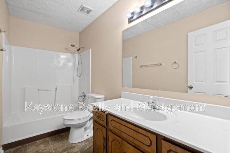 Apartment for rent at 308 Thompsonville Lane #806, Oak Grove, KY 42262
