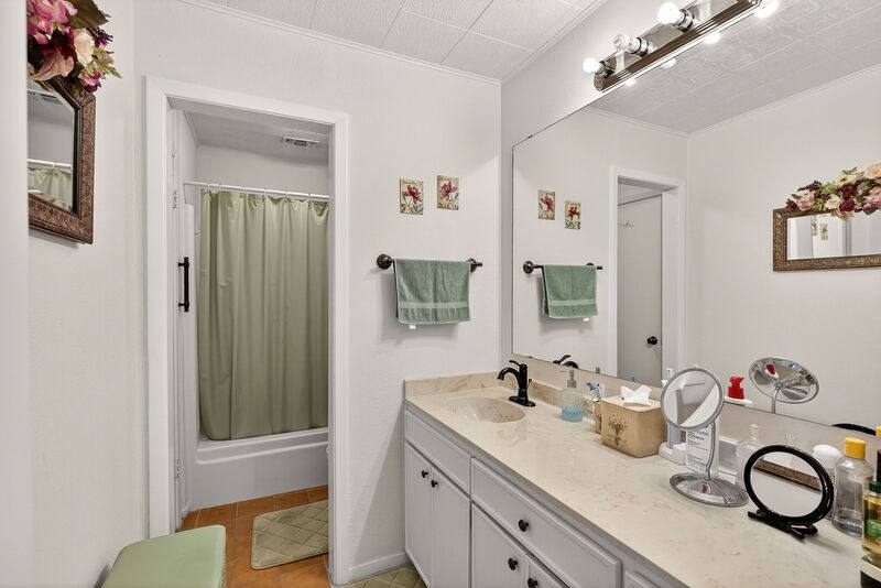 Townhouse for rent at 104 Big Spur S #7, Horseshoe Bay, TX 78657
