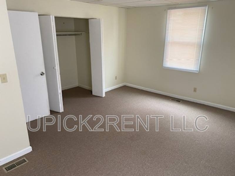 Apartment for rent at 11301 Main St #C, Stoutsville, OH 43154