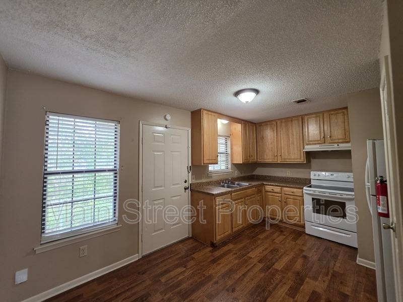 Apartment for rent at 1011 N Martin Luther King Jr Dr #B, Pensacola, FL 32501