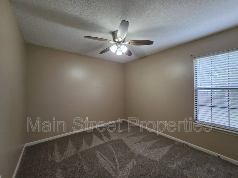Apartment for rent at 1011 N Martin Luther King Jr Dr #B, Pensacola, FL 32501