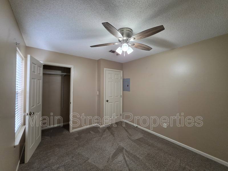 Apartment for rent at 1011 N Martin Luther King Jr Dr #B, Pensacola, FL 32501