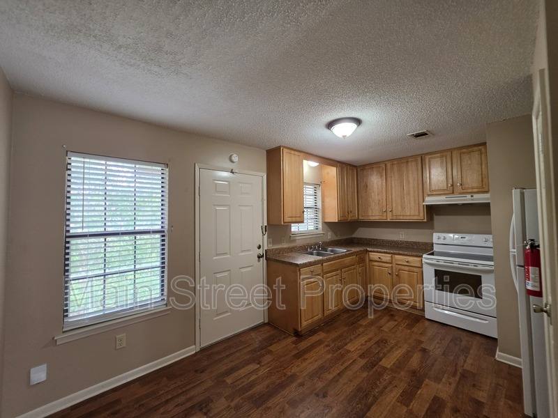Apartment for rent at 1011 N Martin Luther King Jr Dr #B, Pensacola, FL 32501