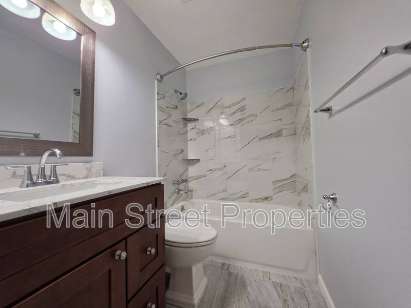 Apartment for rent at 1011 N Martin Luther King Jr Dr #B, Pensacola, FL 32501