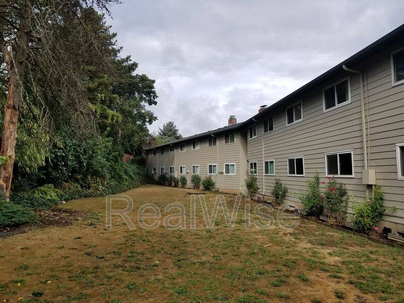 Apartment for rent at 17838 NE Multnomah Dr #16, Portland, OR 97230