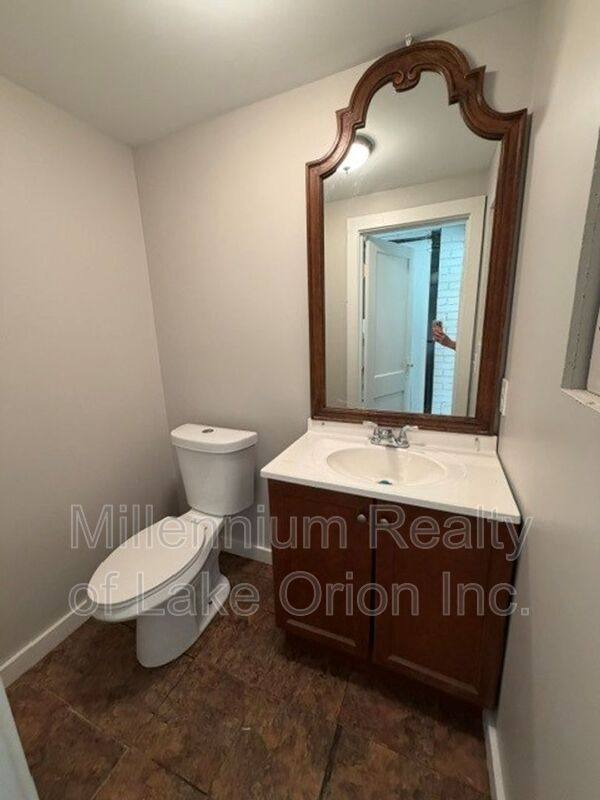 House for rent at 27 Sylvan Court, Pontiac, MI 48341