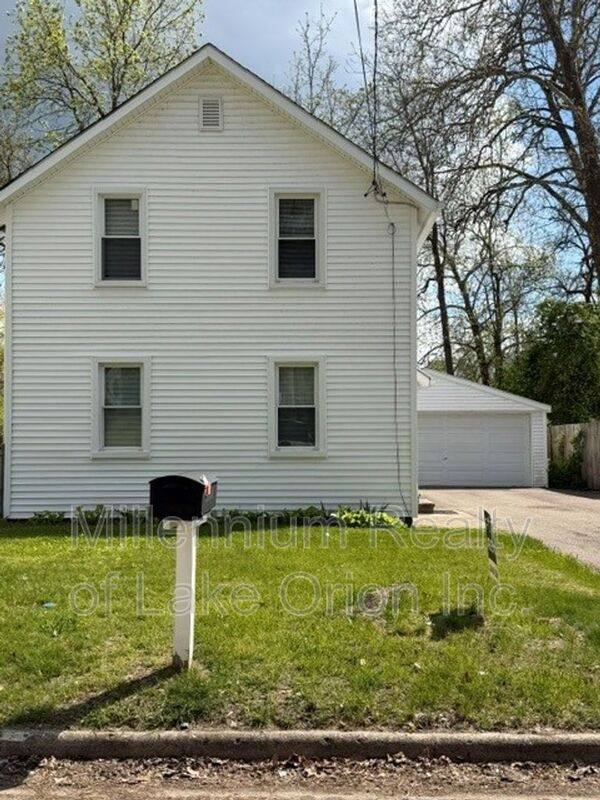 House for rent at 27 Sylvan Court, Pontiac, MI 48341