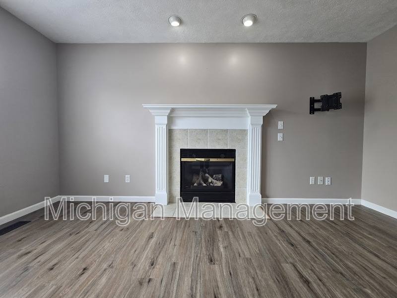 House for rent at 684 Glenlivet St, Howell, MI 48843