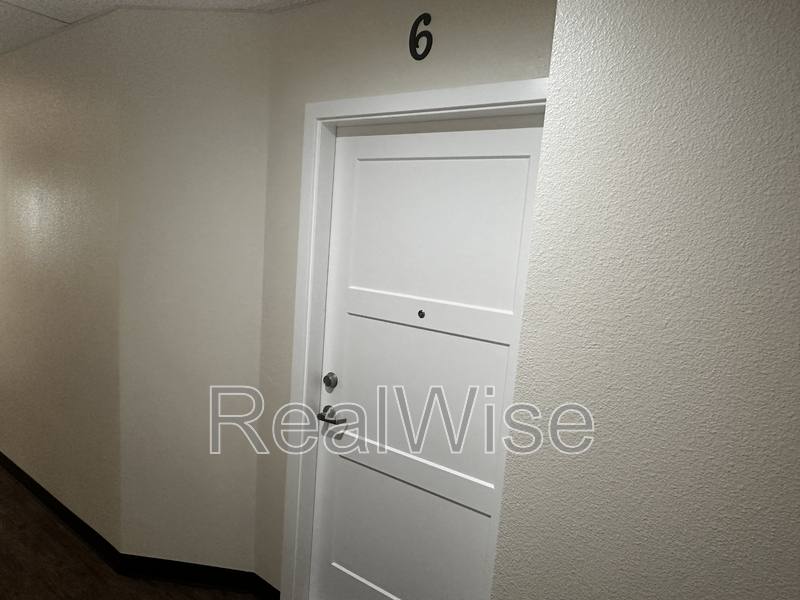 Apartment for rent at 1935 Table Rock Rd #6, Medford, OR 97501