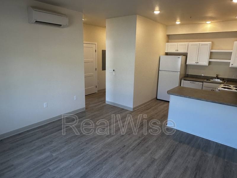 Apartment for rent at 1935 Table Rock Rd #6, Medford, OR 97501