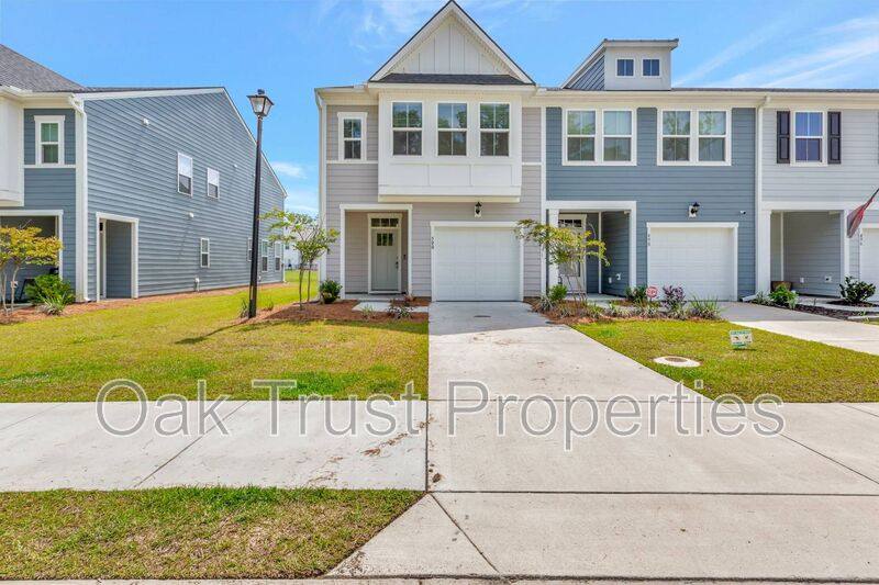 Townhouse for rent at 500 Trotters Lane, Moncks Corner, SC 29461