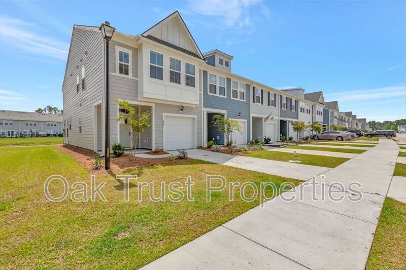 Townhouse for rent at 500 Trotters Lane, Moncks Corner, SC 29461