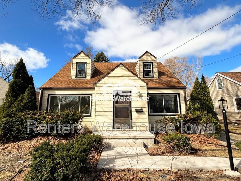 House for rent at 3610 64th St, Urbandale, IA 50322