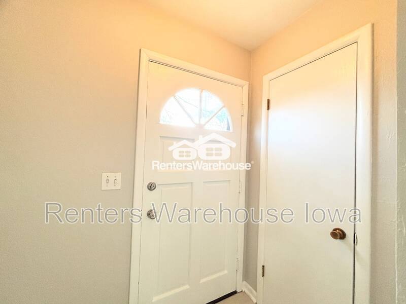 House for rent at 3610 64th St, Urbandale, IA 50322