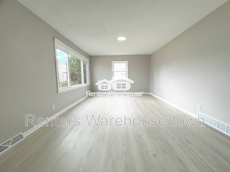 House for rent at 3610 64th St, Urbandale, IA 50322