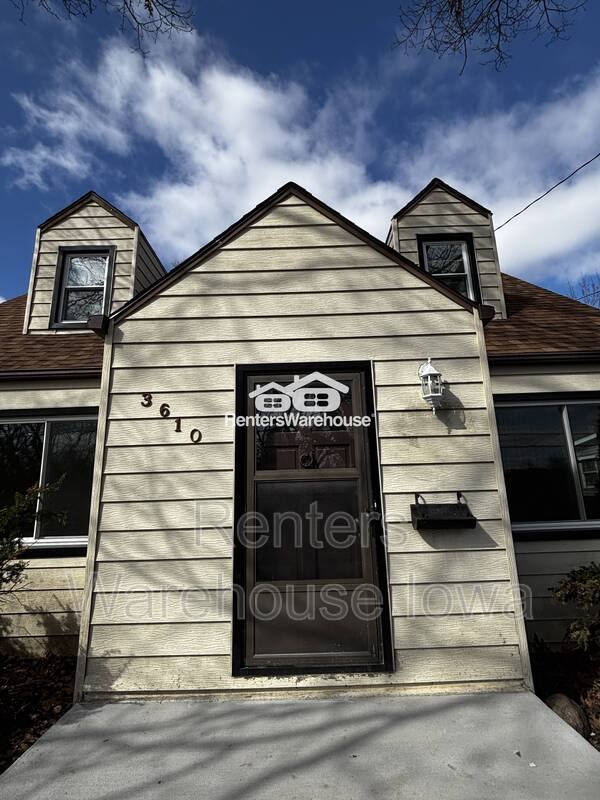 House for rent at 3610 64th St, Urbandale, IA 50322