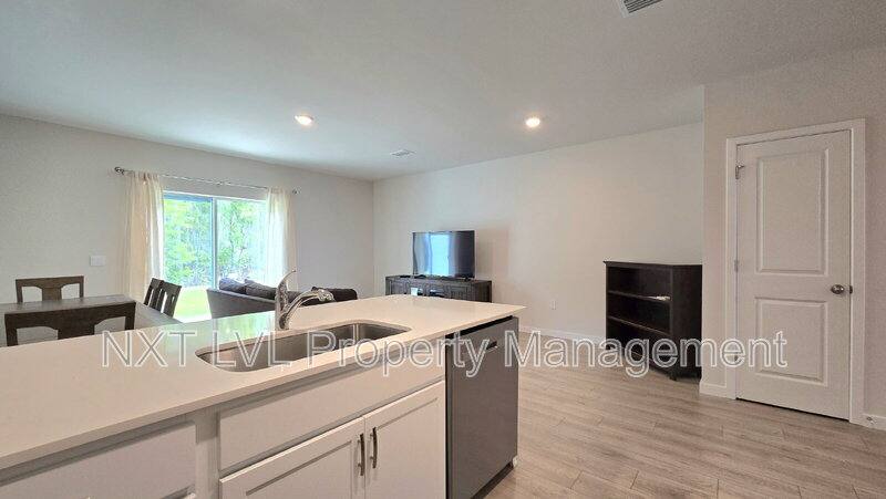 Townhouse for rent at 8369 Everly Preserve Dr, Lehigh Acres, FL 33971