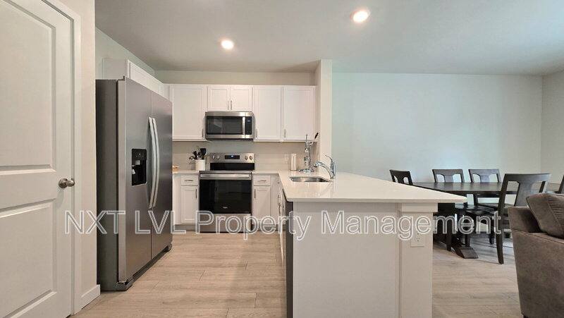 Townhouse for rent at 8369 Everly Preserve Dr, Lehigh Acres, FL 33971