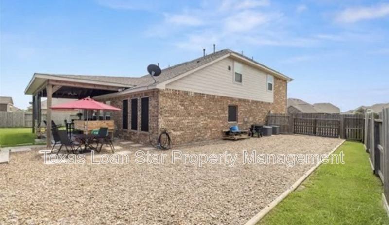 House for rent at 9518 Franklin Dr, Baytown, TX 77523
