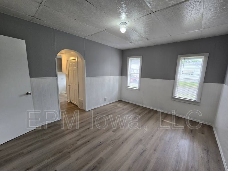 House for rent at 425 Glenwood St, Waterloo, IA 50703