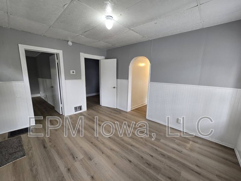 House for rent at 425 Glenwood St, Waterloo, IA 50703