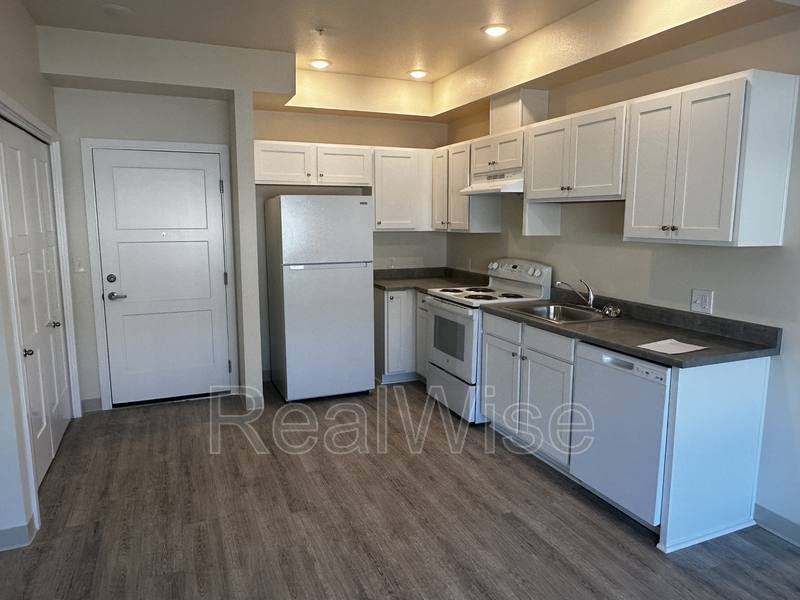 Apartment for rent at 1935 Table Rock Rd #10, Medford, OR 97501
