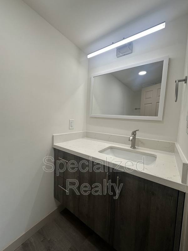 Apartment for rent at 115 W Cypress St #8, Glendale, CA 91204