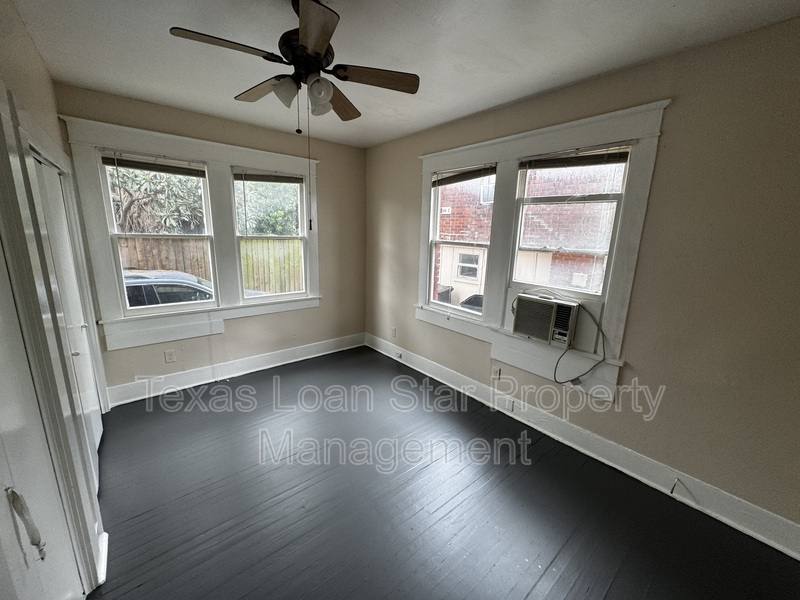 Apartment for rent at 4510 La Branch St #1, Houston, TX 77004