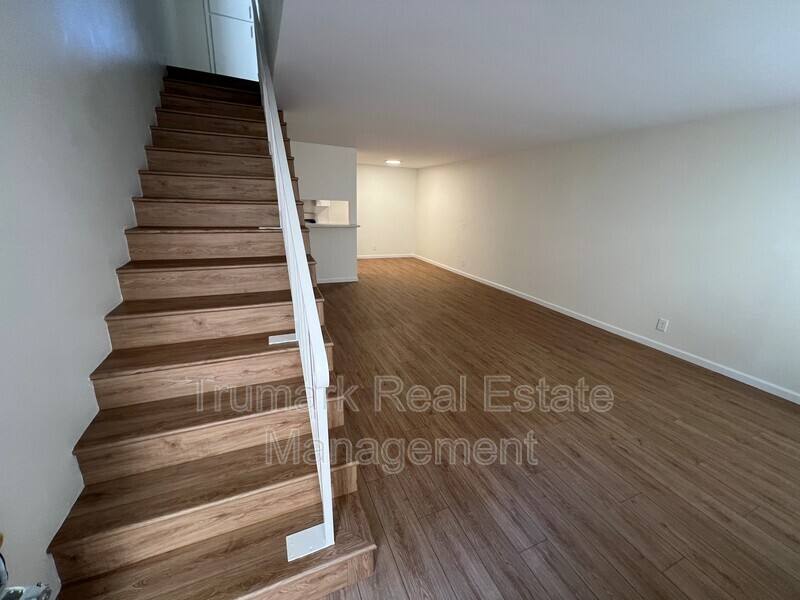 Townhouse for rent at 2713 Montrose Ave #4, Montrose, CA 91020