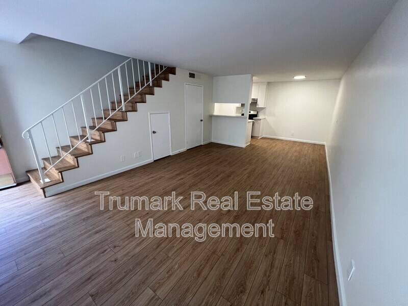 Townhouse for rent at 2713 Montrose Ave #4, Montrose, CA 91020