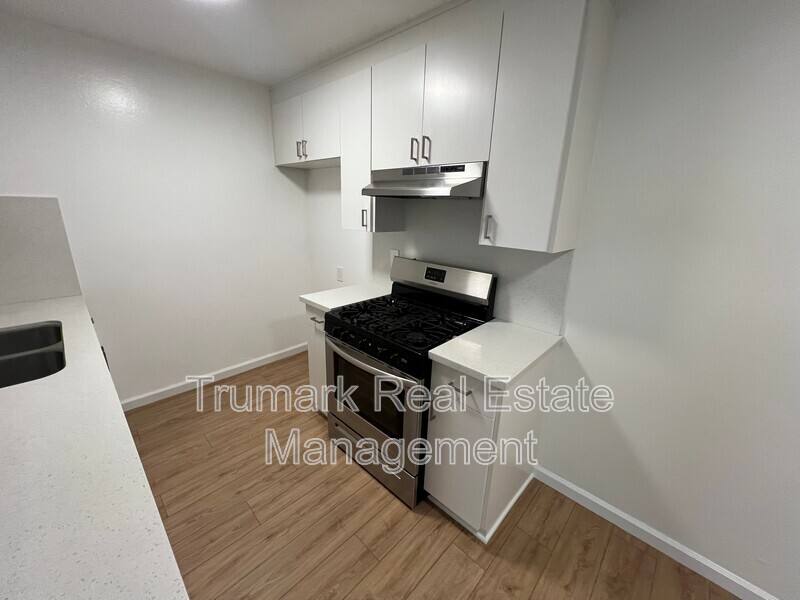 Townhouse for rent at 2713 Montrose Ave #4, Montrose, CA 91020