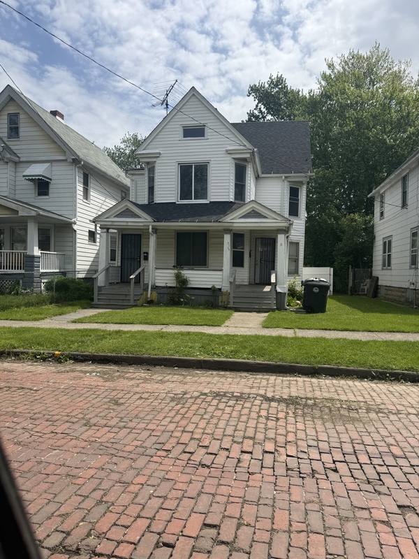 Apartment for rent at 2153 W 96th St #UPSTAIRS, Cleveland, OH 44102