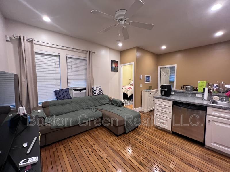 Apartment for rent at 1 Centre St Terrace #8UNIT 8, Roxbury, MA 02119
